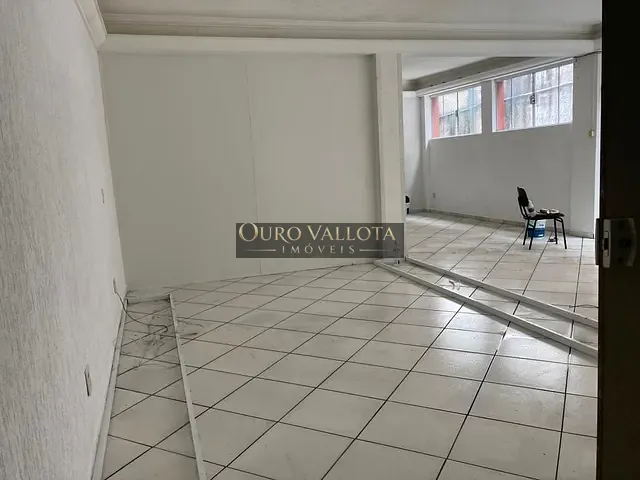 Loja com 140m², para alugar, no bairro Vila Alpina em São Paulo