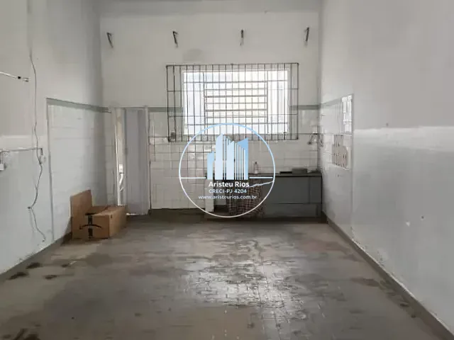 Loja com 226m², para alugar, no bairro Centro em Pouso Alegre