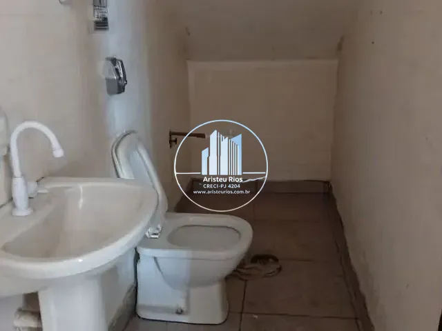 Loja com 220m², para alugar, no bairro Centro em Pouso Alegre