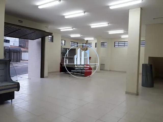 Loja com 137m², à venda, no bairro Jardim São Francisco em Pouso Alegre