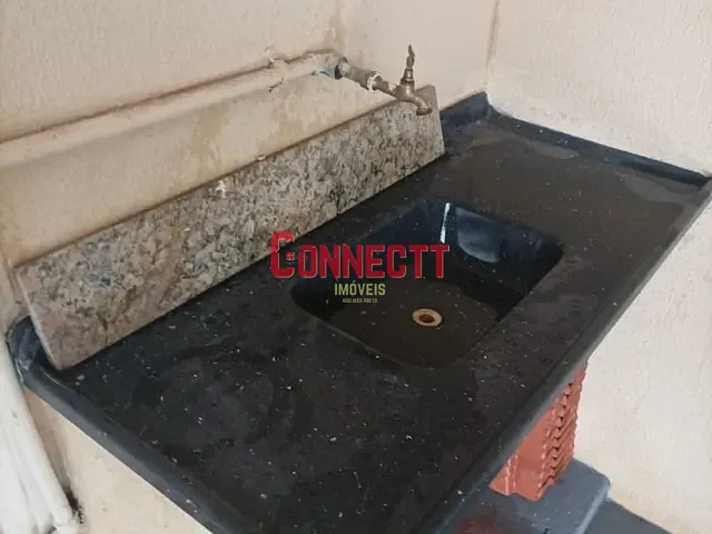 Loja com 26m², para alugar, no bairro Vila Tiberio em Ribeirão Preto