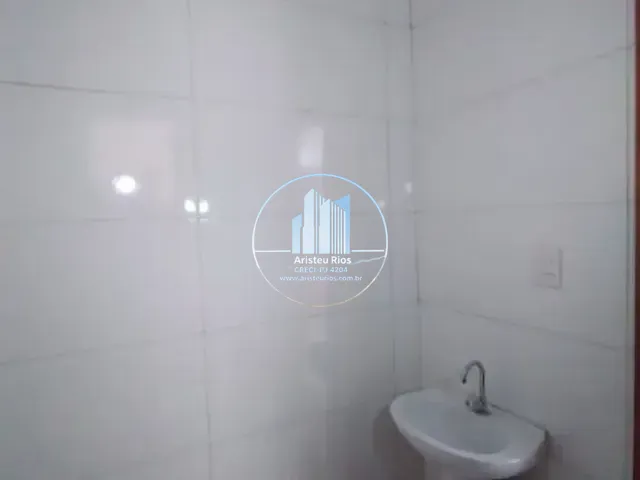 Loja com 100m², para alugar, no bairro Jardim Aureliano em Pouso Alegre