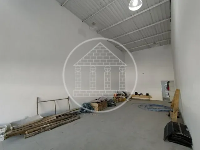 Loja com 81m², para alugar, no bairro Parelheiros em São Paulo