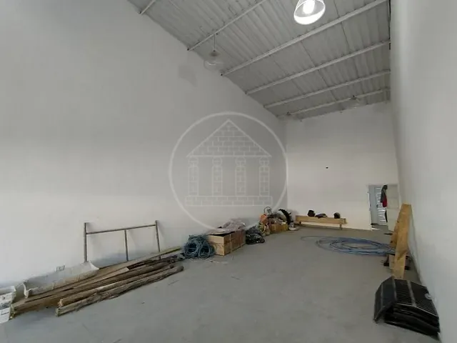 Loja com 81m², para alugar, no bairro Parelheiros em São Paulo