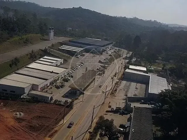 Loja com 81m², para alugar, no bairro Parelheiros em São Paulo