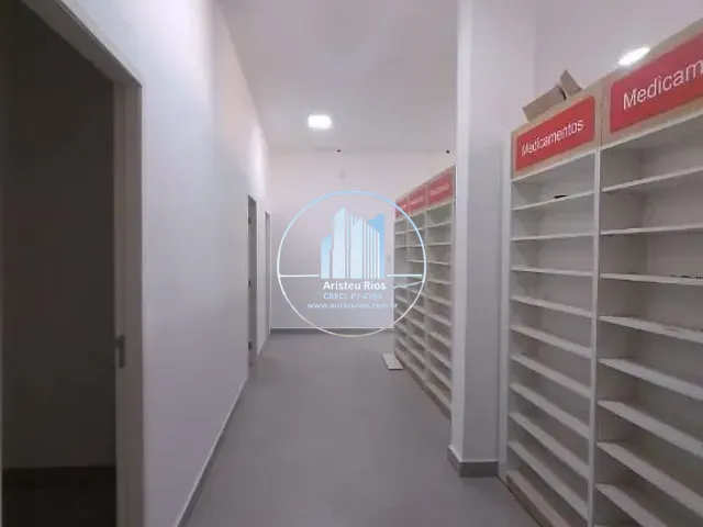 Loja com 250m², para alugar, no bairro Faisqueira em Pouso Alegre
