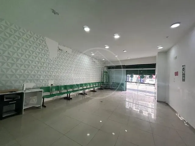 Loja com 250m², para alugar, no bairro Santo Amaro em São Paulo