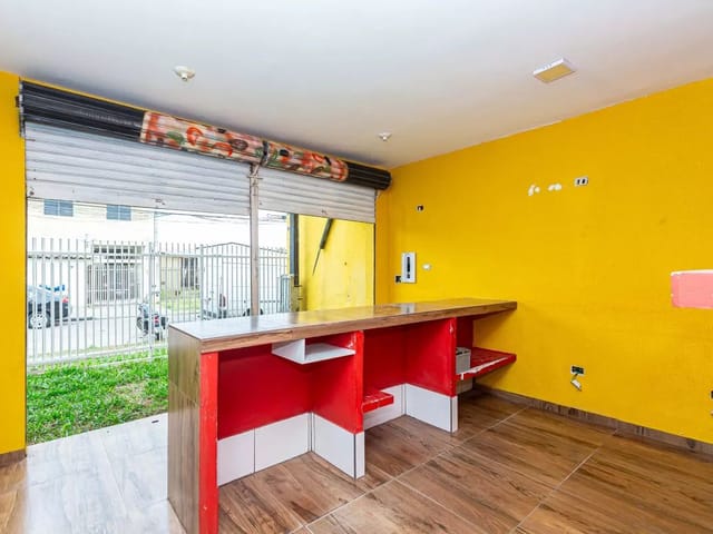 Loja com 67m², à venda, no bairro Tatuquara em Curitiba