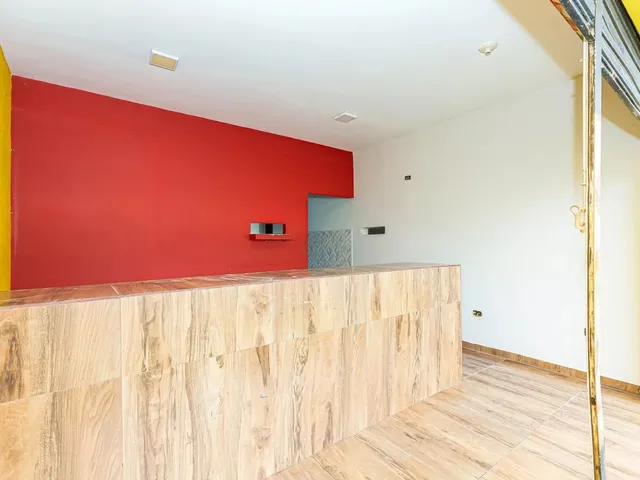 Loja com 67m², à venda, no bairro Tatuquara em Curitiba