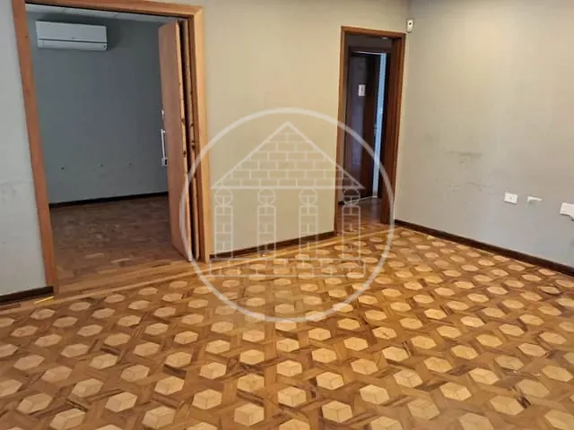 Loja com 400m², para alugar, no bairro Campininha em São Paulo