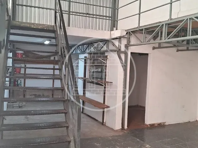 Loja com 400m², para alugar, no bairro Campininha em São Paulo