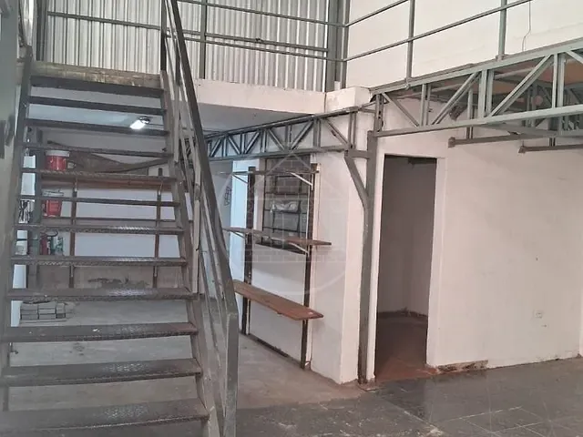 Loja com 400m², para alugar, no bairro Campininha em São Paulo