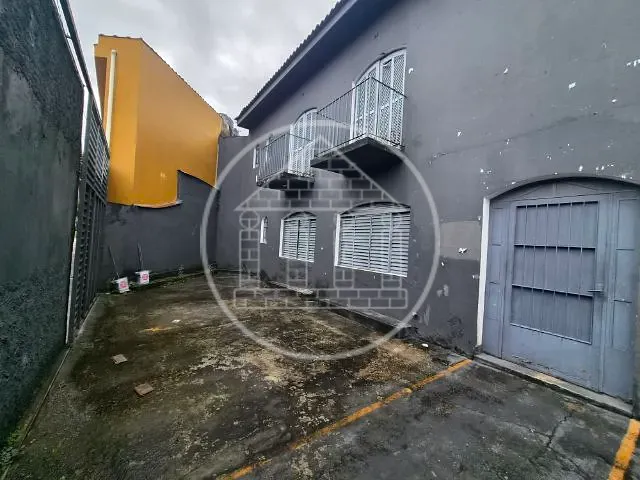 Ponto com 207m², à venda ou para alugar, no bairro Cidade Dutra em São Paulo