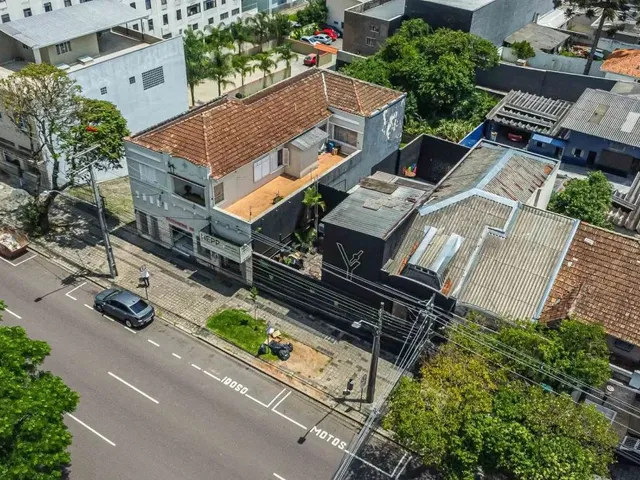 Loja com 320m², à venda, no bairro Mercês em Curitiba