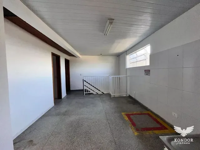 Loja com 513m² 3 quartos e 5 banheiros, à venda, no bairro Santa Felicidade em Curitiba