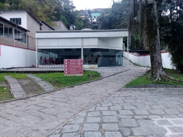 Loja com 1800m², para alugar, no bairro Coronel Veiga em Petrópolis