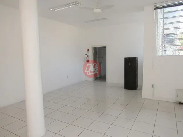 Loja à venda ou para alugar, no bairro Rio Branco em Porto Alegre