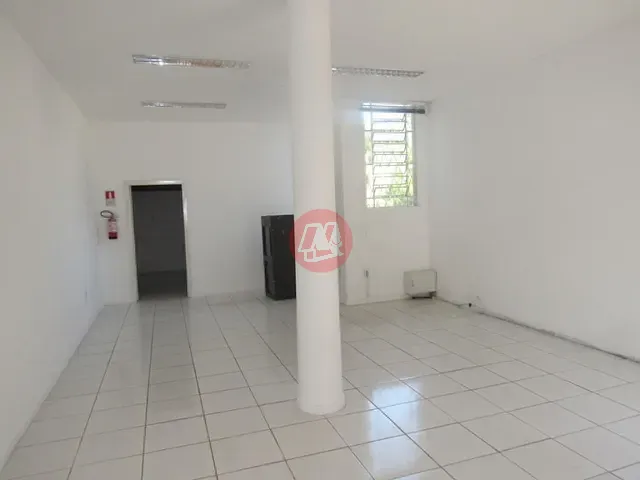 Loja à venda ou para alugar, no bairro Rio Branco em Porto Alegre
