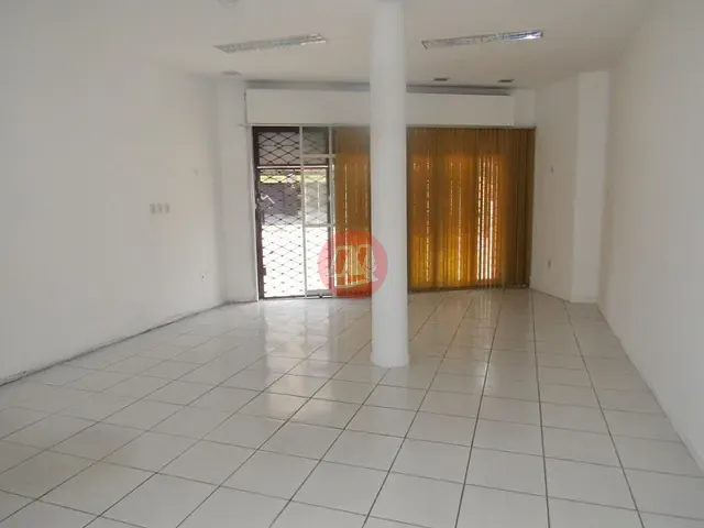 Loja à venda ou para alugar, no bairro Rio Branco em Porto Alegre