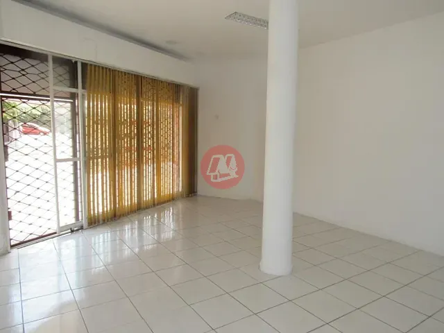 Loja à venda ou para alugar, no bairro Rio Branco em Porto Alegre