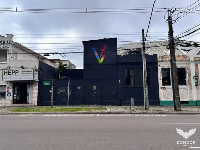 Loja com 320m², para alugar, no bairro Mercês em Curitiba