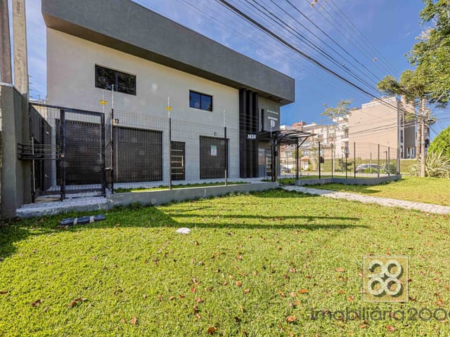 Loja para alugar, no bairro Cristo Rei em Curitiba