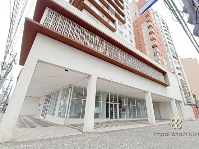 Loja para alugar, no bairro Cristo Rei em Curitiba