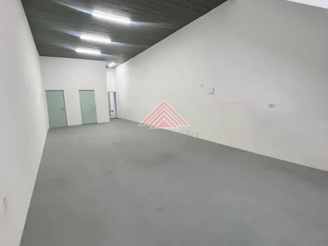 Loja com 125m², para alugar, no bairro Jardim Guapituba em Mauá