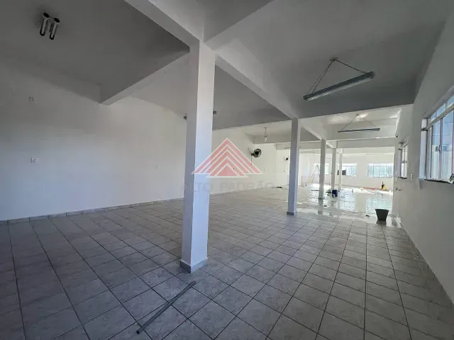 Loja com 220m², para alugar, no bairro Vila Falchi em Mauá