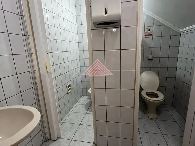 Loja com 220m², para alugar, no bairro Vila Falchi em Mauá