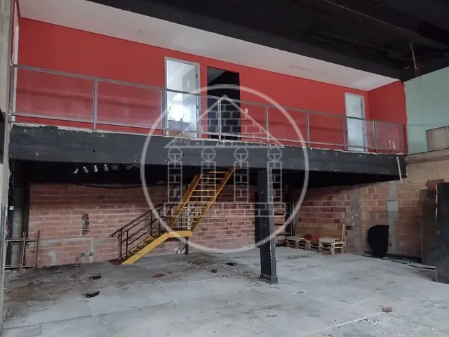 Loja com 355m², para alugar, no bairro Cidade Dutra em São Paulo