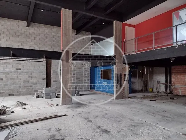 Loja com 355m², para alugar, no bairro Cidade Dutra em São Paulo
