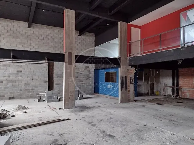 Loja com 355m², para alugar, no bairro Cidade Dutra em São Paulo