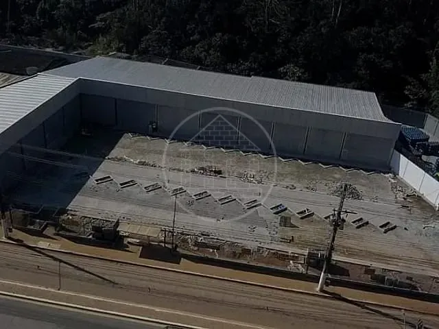 Loja com 89m², para alugar, no bairro Parelheiros em São Paulo