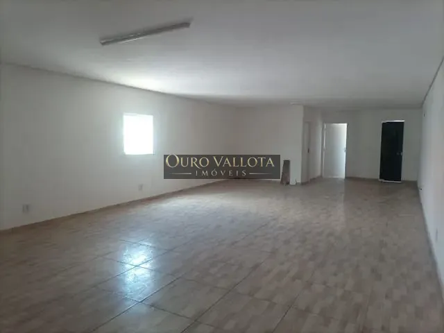 Loja com 300m², para alugar, no bairro Vila Ivone em São Paulo