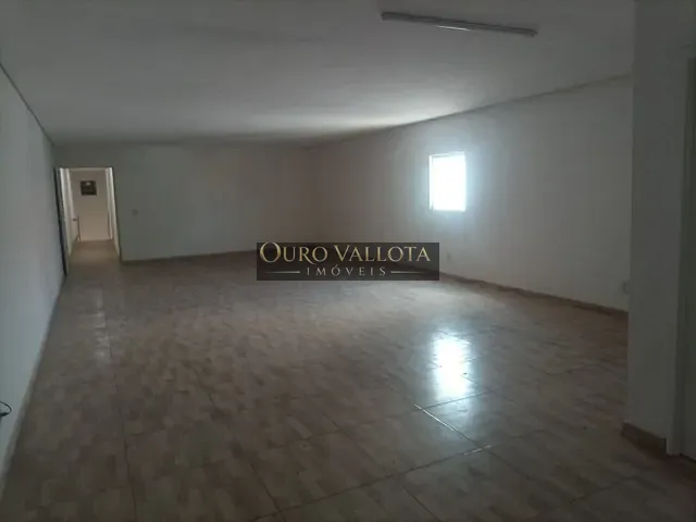 Loja com 300m², para alugar, no bairro Vila Ivone em São Paulo