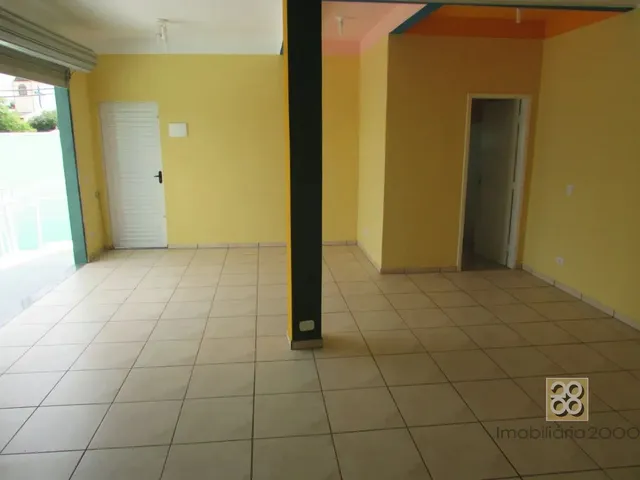 Loja para alugar, no bairro Santa Candida em Curitiba