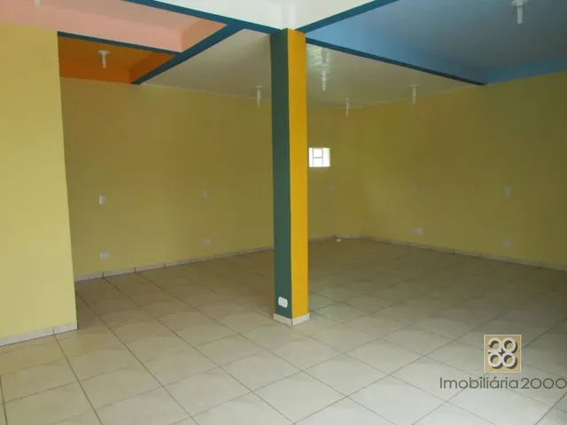 Loja para alugar, no bairro Santa Candida em Curitiba