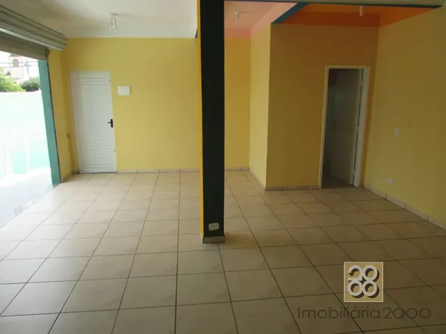 Loja para alugar, no bairro Santa Candida em Curitiba