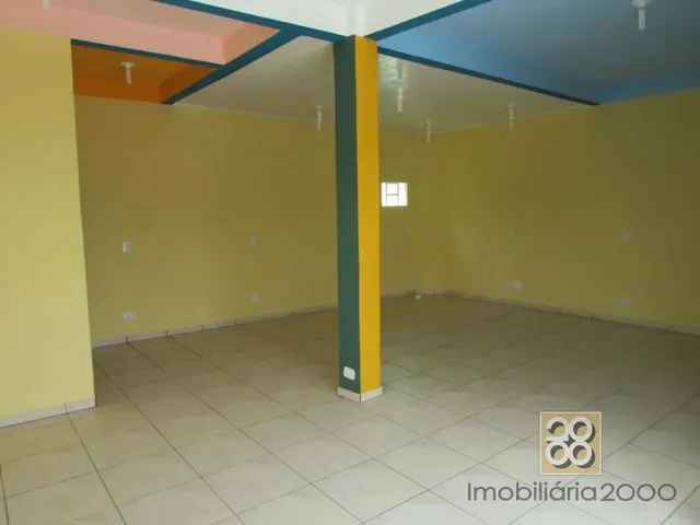 Loja para alugar, no bairro Santa Candida em Curitiba