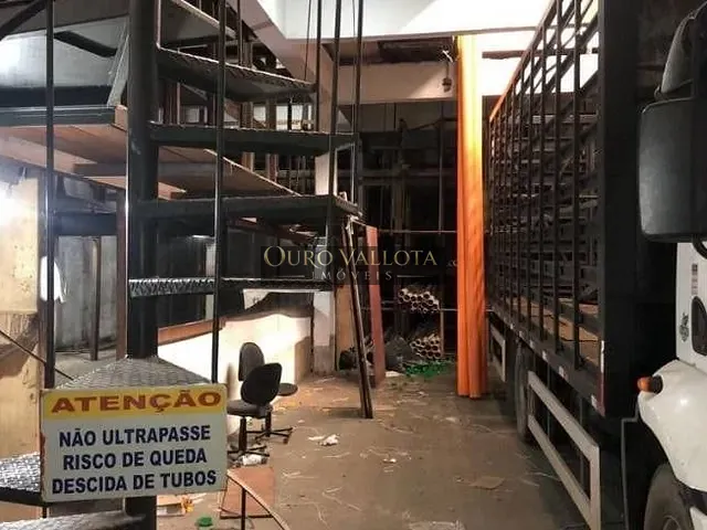 Loja com 830m², para alugar, no bairro Cambuci em São Paulo