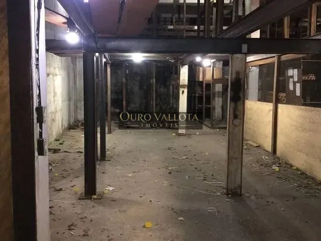 Loja com 830m², para alugar, no bairro Cambuci em São Paulo