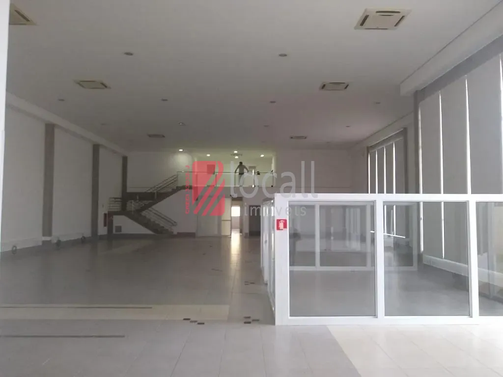 Loja / Salão / Ponto Comercial  para aluguel, 940m² — foto 2 de 18