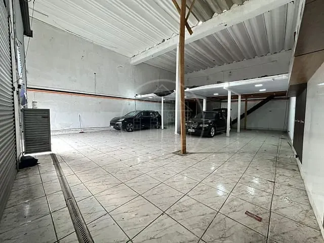Loja com 240m², para alugar, no bairro Vila das Belezas em São Paulo