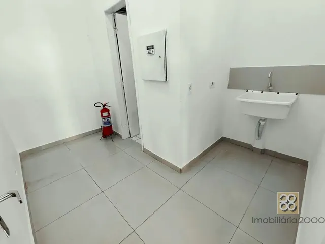 Loja para alugar, no bairro Água Verde em Curitiba