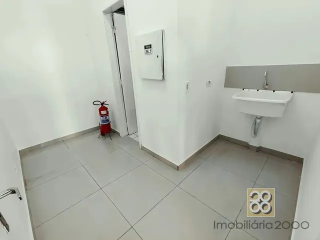 Loja para alugar, no bairro Água Verde em Curitiba