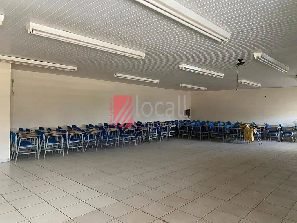 Loja / Salão / Ponto Comercial  à venda e aluguel, 600m² — foto 2 de 7