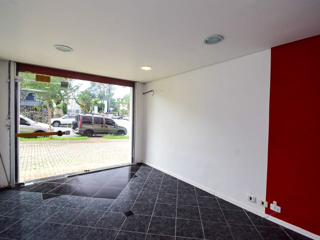 Loja à venda, no bairro Bom Retiro em Curitiba