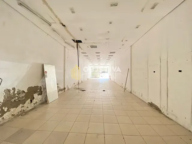 Loja com 150m², para alugar, no bairro Cristo Redentor em Porto Alegre