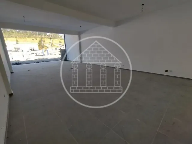 Loja com 77m², para alugar, no bairro Parelheiros em São Paulo